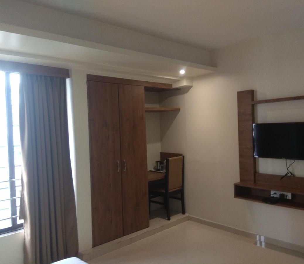 Hotel West Blue Bombay Exterior foto