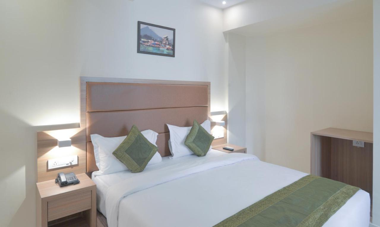 Hotel West Blue Bombay Exterior foto
