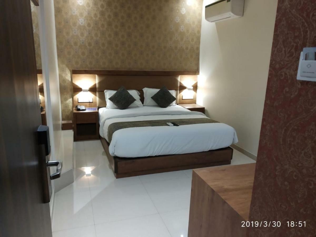 Hotel West Blue Bombay Exterior foto